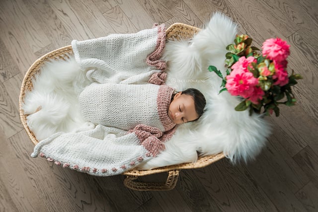 Free Knitting Pattern – Cute as a Button Newborn Wrap!