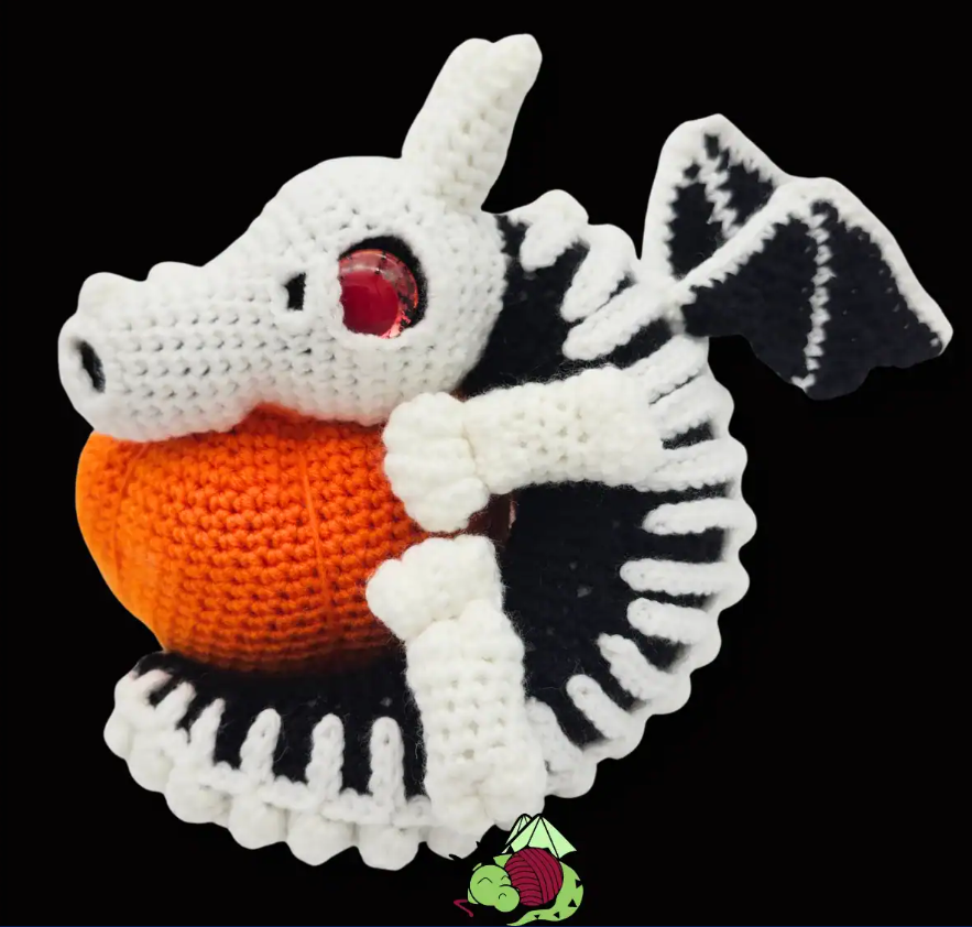 Check out these free Halloween crochet patterns for beginners. Ranging from crochet spiders to crochet ghosts and more spooky cute items!