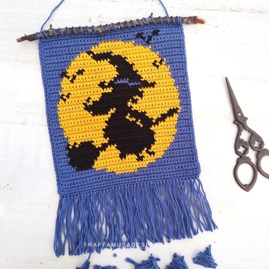 Check out these free Halloween crochet patterns for beginners. Ranging from crochet spiders to crochet ghosts and more spooky cute items!