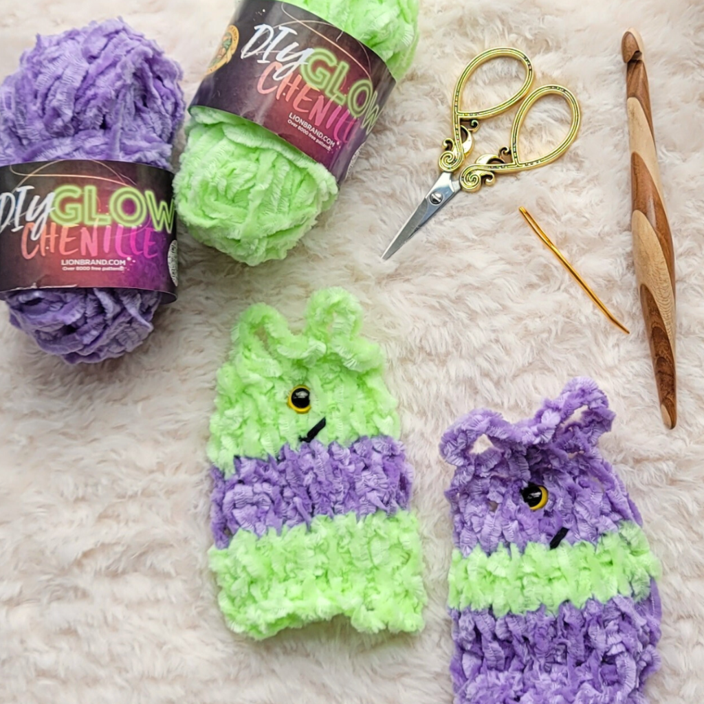 Check out these free Halloween crochet patterns for beginners. Ranging from crochet spiders to crochet ghosts and more spooky cute items!